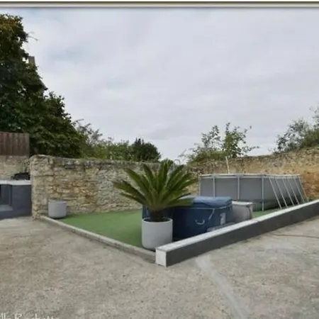 Maison Familiale 11 Personnes Lezigne Exterior photo